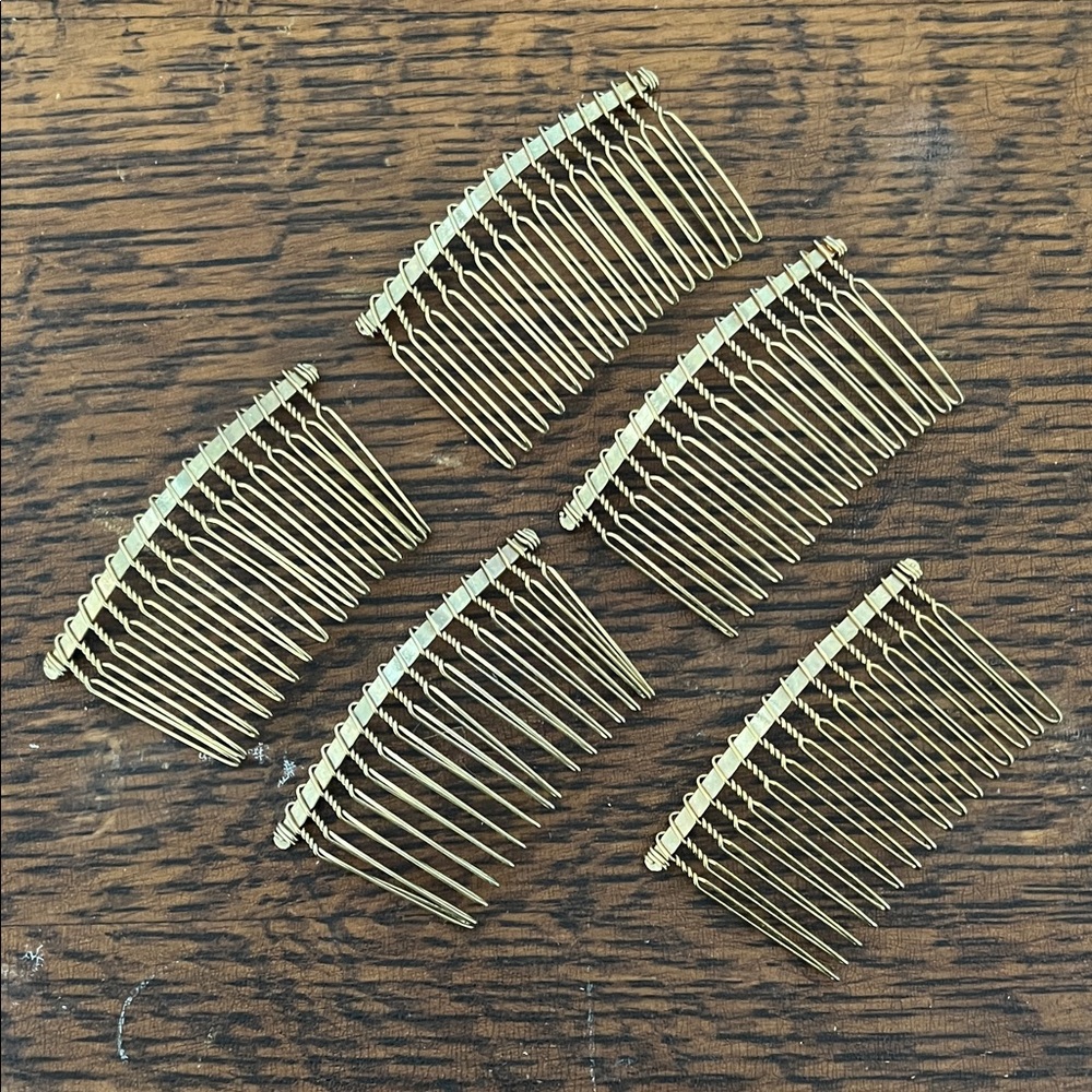 🌸Closet Clean Out 🌸 Gold Wire French Combs